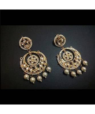 Yellow jewellery 1