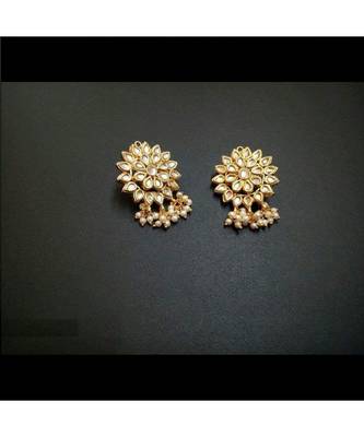 Yellow jewellery 1
