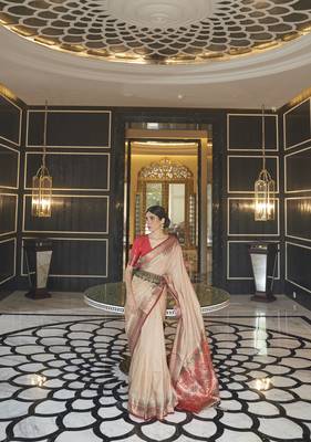 Ivory woven silk saree with blouse 3