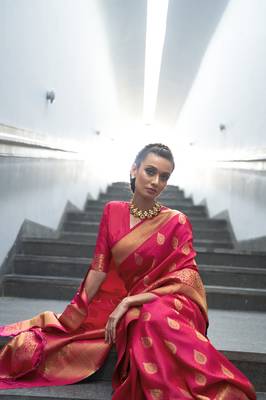 Pink woven banarasi saree with blouse 2