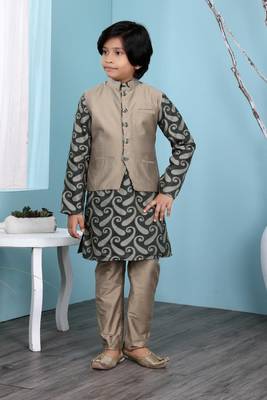 Green printed banarasi silk boys-kurta &-pyjama 1