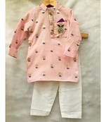 Kurta with stylish embroidered Bandi