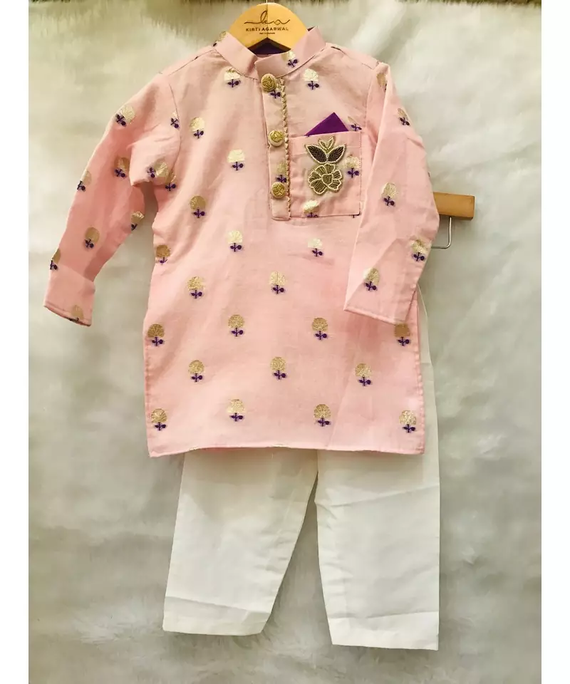 Kurta with stylish embroidered Bandi