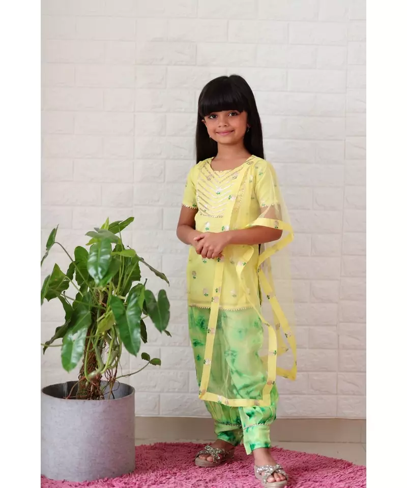 Chanderi Kurta with Batik Print Dhoti