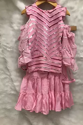 Embroidered pink kurta with Balloon Sleeves and Sharara