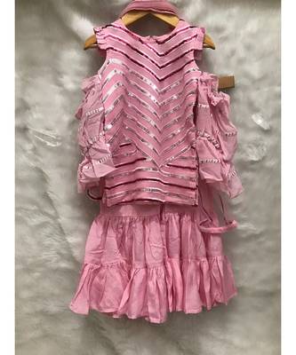 Embroidered pink kurta with Balloon Sleeves and Sharara 3