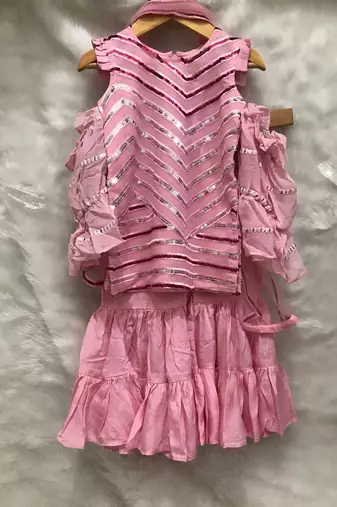 Embroidered pink kurta with Balloon Sleeves and Sharara
