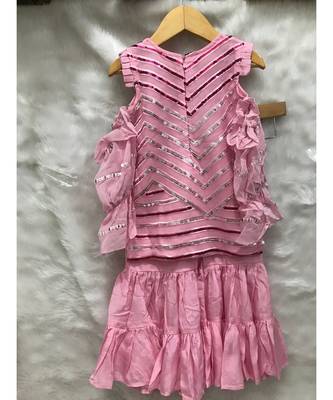 Embroidered pink kurta with Balloon Sleeves and Sharara 5