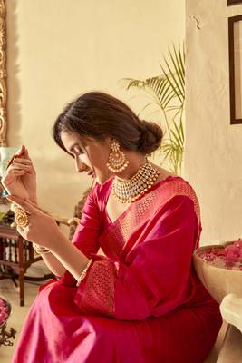 Rani pink woven banarasi saree with blouse 4