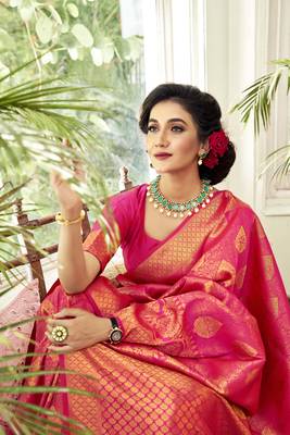 Rani pink woven banarasi saree with blouse 3