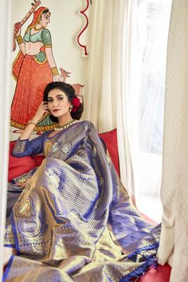 Navy blue woven banarasi saree with blouse 4
