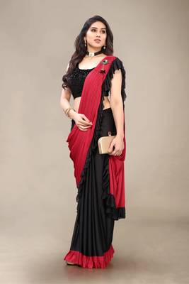 Red hand woven crepe saree with blouse 3