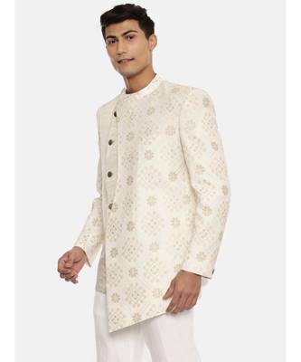 perfect for a reception or a wedding sangeet. pair with ivory pants for a complete look. 3