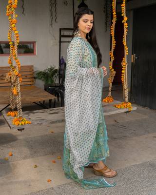 Green embroidered cotton ethnic-kurtis 3