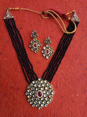 Black Polki Pearl Kundan  Necklace Sets 1
