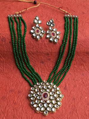 Green Polki Pearl Kundan Necklace Sets 1