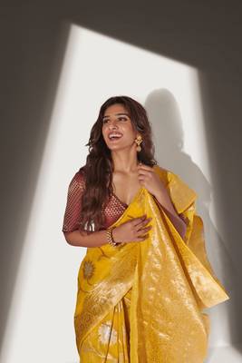 Yellow woven organza saree with blouse 4