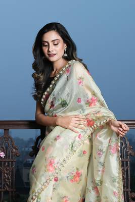 Cream Yellow Digital print Organza Saree with heavy border 2
