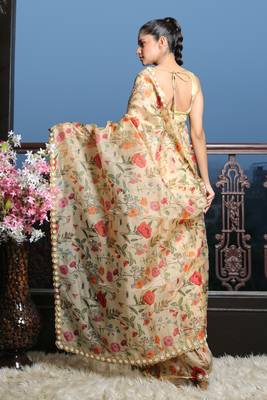 Beige Digital print Organza Saree with heavy border 4