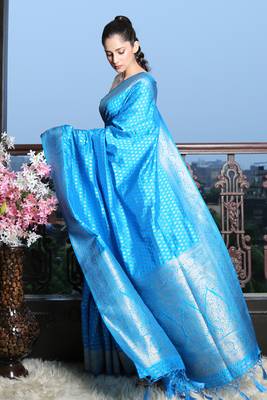 Sky blue silk saree with golden border and buti 3