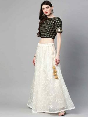 Off-white embroidered organza semi stitched lehenga 3