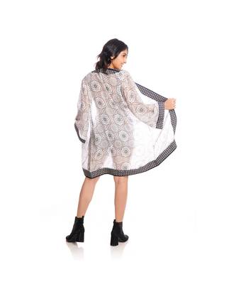 Black and White Geometric Print Kimono to keep you updated with the Latest Fashion 3