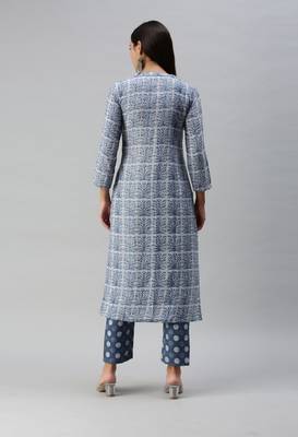 SheWill Women Indigo Floral Printed Cotton Blend Kurta with Palazzos 4