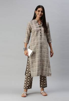 SheWill Women Grey Floral Printed Cotton Blend Kurta with Palazzos 2
