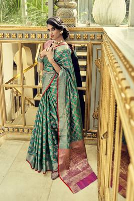 Green woven banarasi saree with blouse 4