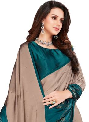 Beige printed crepe saree with blouse 2