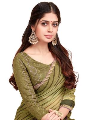 Green printed georgette saree with blouse 2