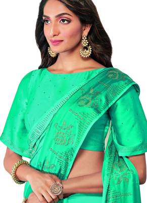 Green printed crepe saree with blouse 2