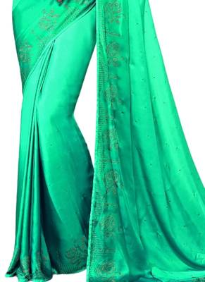 Green printed crepe saree with blouse 3