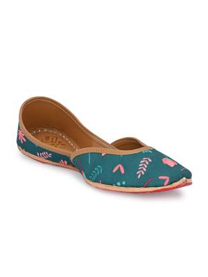 Sringam Women Green Printed Handcrafted Mojaris 1