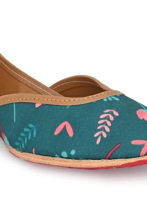 Sringam Women Green Printed Handcrafted Mojaris 5