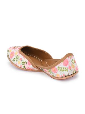 Sringam Women White Printed Handcrafted Mojaris 2