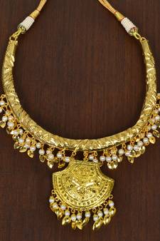 White Beaded Hasli necklaces 317FNN25