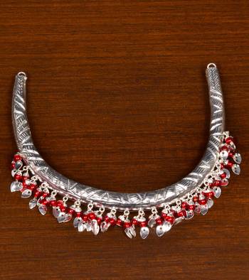 Silver Plated Red Beaded and Peepal Patti Hasli 317FNN72 1