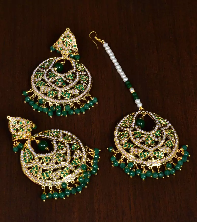 Emerald embellished Jadau Earring Tikka Set JES3