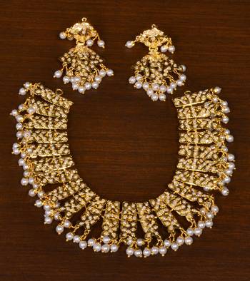 Gold Plated Pearl Embellished Wedding Essential Jadau Choker Set JNS7 1