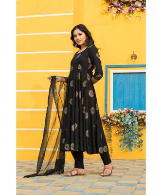 Pheeta Black Gold Hand Block Print Gota Set with Dupatta 2