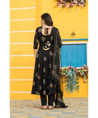 Pheeta Black Gold Hand Block Print Gota Set with Dupatta 3