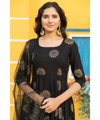 Pheeta Black Gold Hand Block Print Gota Set with Dupatta 5