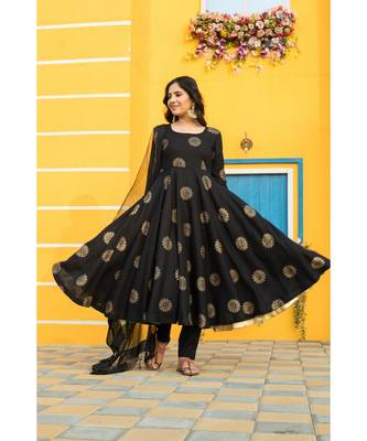 Pheeta Black Gold Hand Block Print Gota Set with Dupatta 6