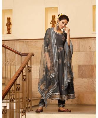 Pheeta Grey Gold Hand Block Print with Gold Printed Dupatta 5