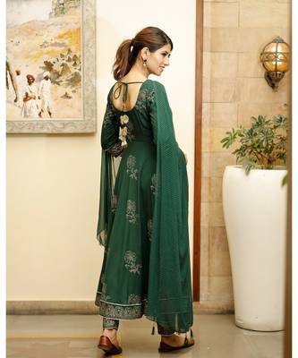 Pheeta Olive Green Block Print with Dotted Dupatta 2