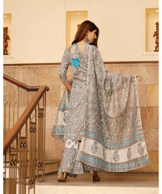 Pheeta Light Grey Floral Hand Block Printed Set with Flared Pants and Dupatta 2