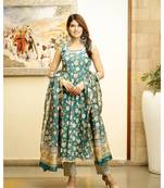 Pheeta Dark Green Color Hand Block Kurta with Floral Gold Dupatta and Pants