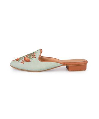 Garden Mules 3