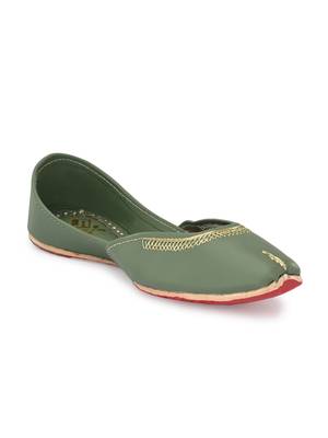 Sringam Women Green Handcrafted Mojaris 1